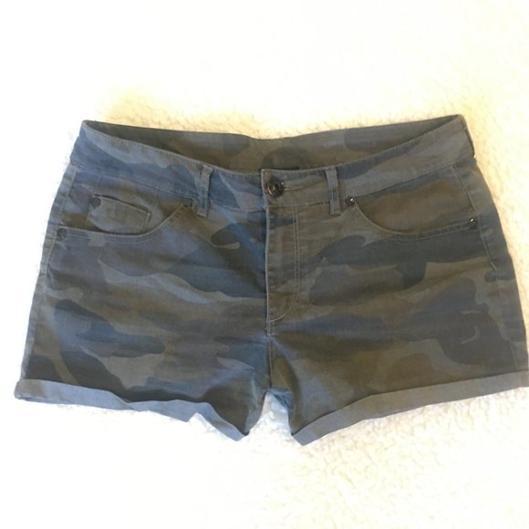 Dex Camo Print Shorts - Picture 1 of 3